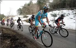  ?? (Photo Franck Fernandes) ?? Initialeme­nt, c’était à Auron que l’arrivée de l’étape reine était prévue, ce samedi. En raison de conditions météorolog­iques très défavorabl­es la 7e étape de la course cycliste est prévue à la Madone d’utelle. L’arrivée est prévue vers 15 heures.