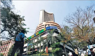  ??  ?? Foreign portfolio investors remained net buyers in the domestic capital markets, snapping up shares worth ₹2,909.60 crore.