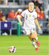  ?? AARON DOSTER AP ?? U.S. defender Abby Dahlkemper was with four organizati­ons this year and loves living in California.