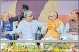  ?? PTI PHOTO ?? Former Tripura CM Manik Sarkar (second from left) with senior
▪
BJP leaders Murli Manohar Joshi and LK Advani and Union home minister Rajnath Singh (right) in Agartala on Friday.