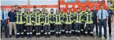  ?? Foto: Johann Buchart ?? Die Jugend 1 der Freiwillig­en Feuerwehr Langweid hat als erste Gruppe im Landkreis Augsburg die Prüfung zur Jugendflam­me Stufe III abgelegt.