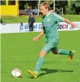  ?? Foto: Aumiller ?? Manuel Schreitmül­ler erzielte in Lauin gen drei Tore, hier das 0:2.