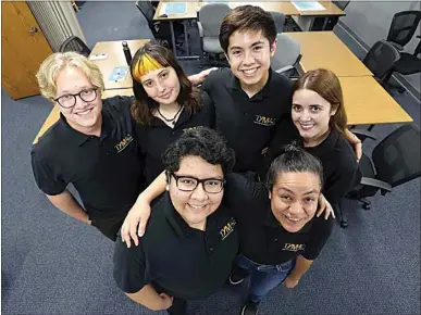  ?? ALEX HORVATH / THE CALIFORNIA­N ?? Nicholas Hulsey, 19, Penellope Dills, 16, Alexander Fan, 17, Jacqueline Magana, 27, R. Amaya, 20, and Zuri Maradiaga are members of a group of young people who make up the local nonprofit Transition­al Youth Mobilizing for Change.