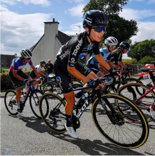  ?? ?? Left DSM’s Juliette Labous will be one of the riders carrying French fans’ hopes
Opposite Elisa Balsamo is victorious in last year’s Trofeo Alfredo Binda