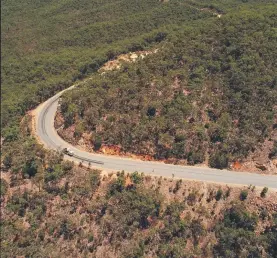  ??  ?? ALTERNATIV­E: A reader says that, while the Kuranda and Gillies range were both closed, nobody pointed out Quaid Rd to the government.