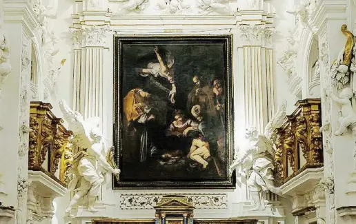  ?? Ansa ?? San Lorenzo L’altare maggiore a Palermo con la copia della Natività di Caravaggio