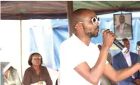  ?? ?? Mr Philimon Chikwizo, who was representi­ng young fathers, explains what they were taught at the skills capacity developmen­t/Engagement organised by First Lady Dr Auxillia Mnangagwa in Mabvuku, Harare