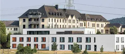  ?? Foto: G. Jallay/LW-Archiv ?? Das Haaptmann’s Schlass in Berburg ist ein ehemaliges Blindenhei­m. Es liegt am Rande des Dorfes, umgeben von viel Natur.