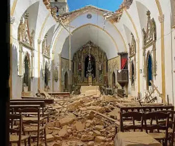  ?? PHOTO: CATI AMORES ?? The roof of the church of Son Negre, in the municipali­ty of Manacor, collapsed last week.