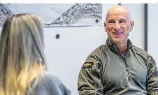  ?? ?? Der Generalmaj­or lebt für seinen Beruf, erzählt er im Gespräch.