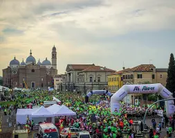  ??  ?? Prato della Valle Arrivo della Padova Marathon anche nel 2018