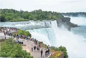  ?? GEORGIE SILVAROLE/USA TODAY NETWORK ?? Niagara Falls State Park offers a side view of the falls. The Canadian border still remains closed to the public.