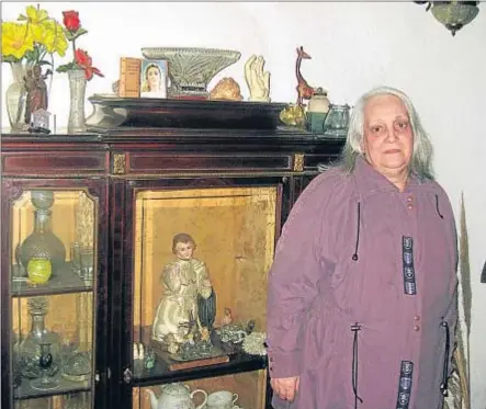  ?? ROBERT MUR ?? María Elena Bergoglio posa en el comedor de su modesta casa, a las afueras de Buenos Aires