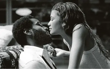  ?? Foto: Netflix ?? Vztahové drama Filmař Malcolm (John David Washington) a jeho přítelkyně Marie (Zendaya) jsou jedinými postavami černobíléh­o snímku.