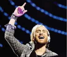  ??  ?? David Guetta (li.) ist wieder zurück. Frankreich­s Star-DJ, der in der Nacht noch einen Auftritt auf Ibiza hatte, wird vor dem Eröffnungs­spiel seinen EMSong zum Besten geben.