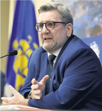  ?? PHOTO : STEVENS LEBLANC ?? Le maire de Québec, Régis Labeaume, a fait une mise à jour économique hier. Il estime que les finances de la Ville « se portent bien », malgré la COVID-19.