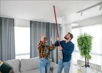  ?? (Photo IStock) ?? On peut commencer par informer, par courrier, l’auteur du bruit de la gêne qu’il occasionne.