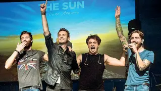  ??  ?? «Spiriti del sole» The Sun, una delle più famose band italiane di christian rock