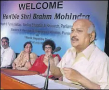  ?? HT PHOTO ?? Punjab health minister Brahm Mohindra speaking during a function to mark the World Hepatitis Day in Amritsar on Saturday.