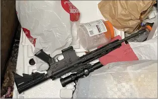  ?? SAN JOSE POLICE DEPARTMENT ?? This is an Ar-15style rifle that police say was discarded by a suspect who shot at a man after a thwarted car theft in Willow Glen in San Jose on Dec. 14, 2020.