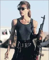  ??  ?? La actriz fue Sarah Connor en 1991 en Terminator 2; a la derecha, 28 años después