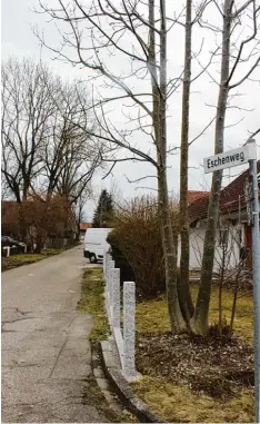  ?? Foto: Andreas Hoehne ?? Unter anderem der Eschenweg in Asch soll endgültig hergestell­t werden. Dort wird auch der Kanal erneuert.