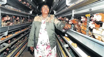  ?? / PHOTOS/ LUCAS LEDWABA/MUKURUKURU MEDIA ?? Mmathoko Jarita Mabula heads Mahlohonol­o Investment­s, which boasts an egg-laying enterprise located outside Bela-Bela in Limpopo.