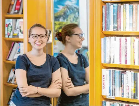  ?? Foto: Ralf Lienert ?? „Ich habe heute ein ganz anderes Selbstbewu­sstsein“: Franziska Gierl an ihrem Arbeitspla­tz in Füssen.