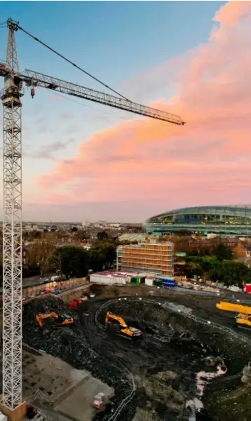  ?? Photo: Iain White ?? HIGH LIFE: Work progresses on Chartered Land’s Lansdowne Place luxury residentia­l developmen­t on the site of the former Berkeley Court Hotel in Dublin 4.