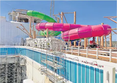 ?? ?? Private view: Chris takes a tour of the ship The ‘Thrill Island’ waterpark takes shape ‘Surfside’ on Deck 7 will contain splash and paddle zones designed for families