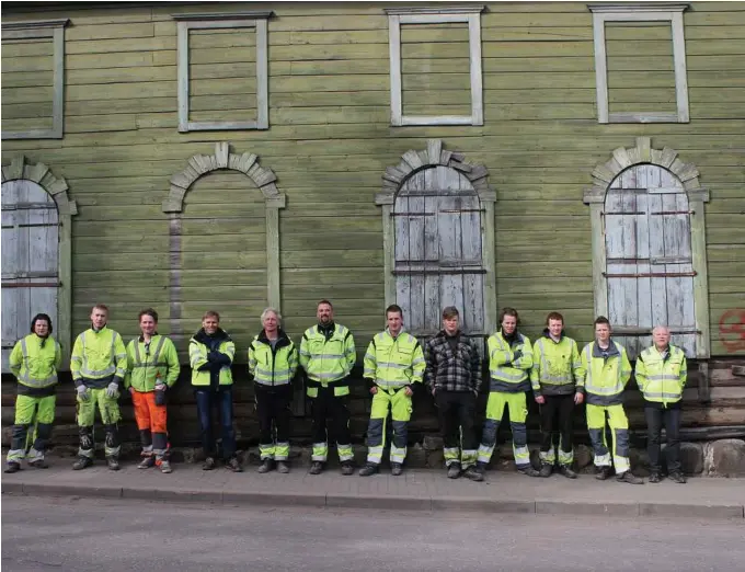  ?? FOTO: RIKSANTIKV­AREN ?? SAMARBEID: Elevar frå Sam Eyde videregåen­de var med på å restaurere Den grønne synagogen i Rezekne.