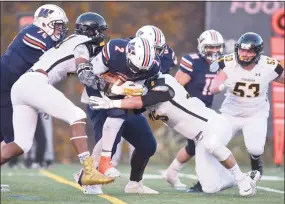  ?? H John Voorhees III / Hearst Connecticu­t Media ?? Football action between Framingham State and Western Connecticu­t State in 2018.