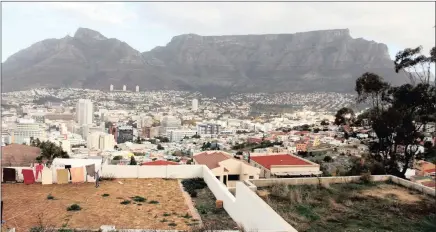  ?? PICTURES: YAZEED KAMALDIEN ?? The Noon Gun restaurant offers unobstruct­ed views of Table Mountain and central Cape Town. It is currently a contested site as its new owners want to demolish it while the Bo Kaap Civic Associatio­n wants it to stay.