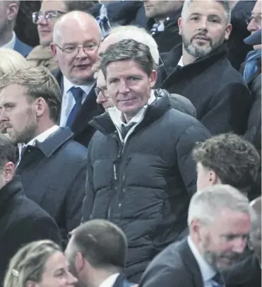  ?? ?? New Crystal Palace manager Oliver Glasner was the centre of attention at Goodison Park last night