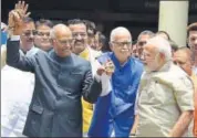  ?? ARVIND YADAV/HT ?? NDA’s presidenti­al candidate Ram Nath Kovind, with senior BJP leader LK Advani, and Prime Minister Narendra Modi before filing the nomination papers in Parliament on Friday.