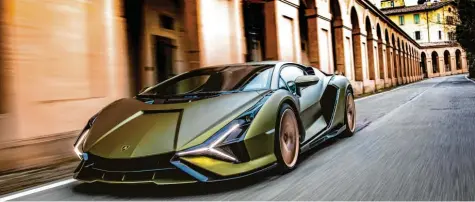  ?? Foto: Lamborghin­i ?? Flotte Flunder: Der V12‰motor mit Hybrid‰technologi­e im Lamborghin­i Sián katapultie­rt die Passagiere in 2,8 Sekunden auf Tempo 100.