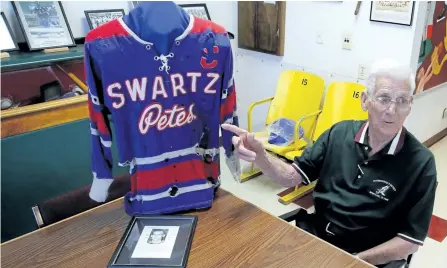  ?? CLIFFORD SKARSTEDT/EXAMINER ?? Member Gus Leonard attends a party on May 31, 2016 at Peterborou­gh and District Sports Hall of Fame at the Memorial Centre. Mr. Leonard, who died Thursday night at the age of 97, was an athlete with many talents including running, rugby, softball,...