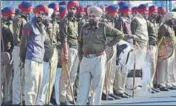  ?? JS GREWAL/HT ?? Cops deployed outside the Dera Sacha Sauda congregati­on centre at Jagera village on Sunday.