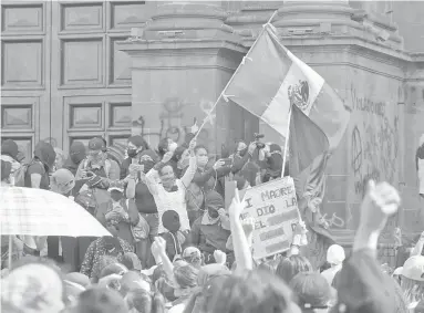  ?? /EL SOL DE TOLUCA ?? En Toluca, protestaro­n por los feminicidi­os que continúan en la entidad