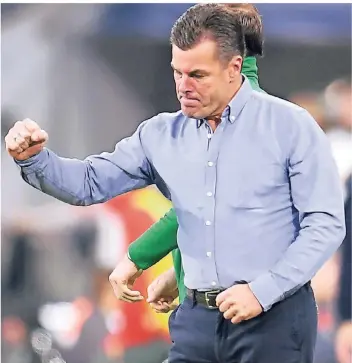  ?? FOTO: DPA ?? Gute Erfahrunge­n mit den ganz Großen hat Mönchengla­dbachs Trainer Dieter Hecking schon gesammelt, hier beim 3:0 in München.