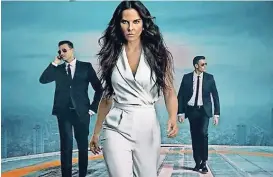  ??  ?? Kate del Castillo protagoniz­a la tercera temporada de “La reina del sur”, que mostrará la belleza de Latinoamér­ica