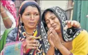  ?? SANJEEV VERMA/HT ?? Mamta (right), wife of Ashok Kumar, accused in the Ryan Internatio­nal murder case, at her house in Ghamroj village, near Gurgaon, on Monday.