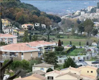  ?? (Photo Éric Ottino) ?? La Bastide des Plans à Villeneuve-Loubet, un programme comprenant des logements sociaux.