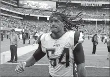  ?? BILL KOSTROUN/AP PHOTO ?? Patriots middle linebacker Dont’a Hightower walks off the field after the Patriots defeated the Jets 24-17 on Oct. 15 at East Rutherford, N.J.