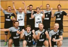  ?? Foto: Stefan Ritschel ?? Die Schwabmünc­hner Bezirkslig­a-Volleyball­er können sich nicht nur über ihr neues Outfit, sondern auch über einen Sieg gegen Friedberg freuen.