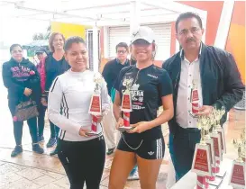  ?? S. SÁNCHEZ ?? Perla Vázquez y Martha Osorio ganan en femenil.