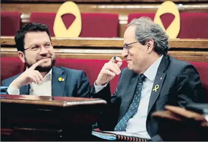  ?? MARTA PÉREZ / EFE ?? El vicepresid­ente de la Generalita­t, Pere Aragonès, y el president, Quim Torra, en el Parlament