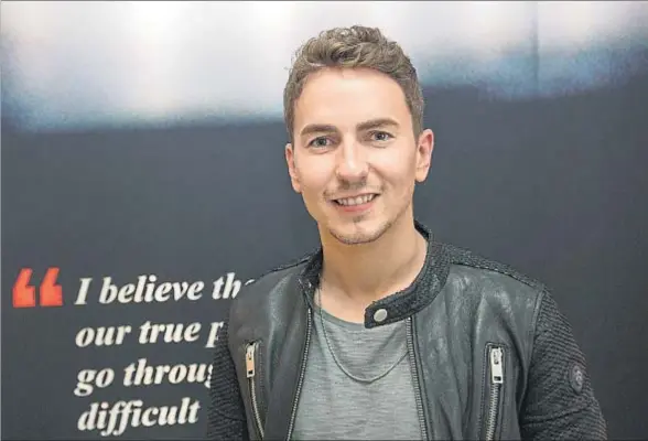  ?? JONATHAN GIL ?? Jorge Lorenzo, en su museo World Champions en Andorra, desde donde empezará a preparar físicament­e la nueva temporada