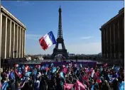  ?? (Photo AFP) ?? Les manifestan­ts ont réclamé, hier, l’abrogation de la loi Taubira qui autorise le mariage pour les homosexuel­s.