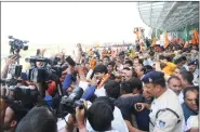  ?? IANS ?? Jyotiradit­ya Scindia receives a warm welcome on his arrival at the Raja Bhoj Airport in Bhopal on Thursday.